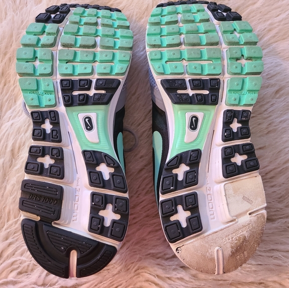 NIKE Womens Zoom Mint Green Gray Running Walking Shoe Size 9 - Picture 4 of 7